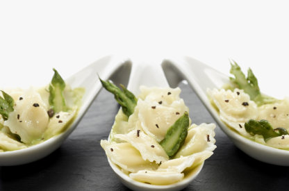 truffle-ravioles-spoons-with-asparagus-cream-and-truffle-salt