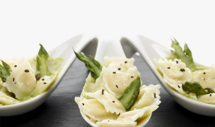 truffle-ravioles-spoons-with-asparagus-cream-and-truffle-salt