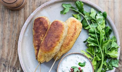 quenelles-en-brochette-sauce-fromage-blanc-menthe