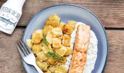 paves-de-saumon-creme-d-aneth-et-ravioles-a-poeler-chevre-ciboulette