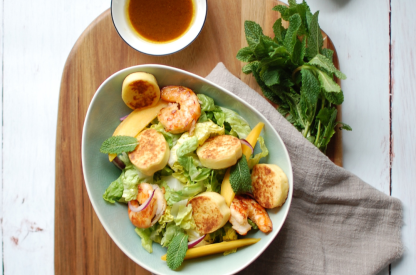 quenelle-bun-salad-with-shrimp-and-mango