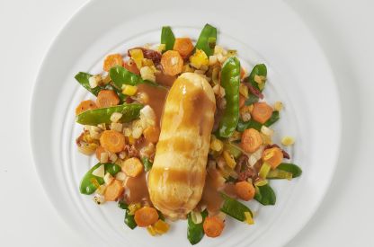 Quenelles à la bisque de hormard et farandole de légumes