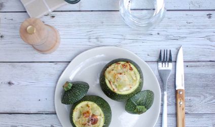 Courgettes-farcies-aux-RAP-Emmental-oignons-rissole╠üs-SAINT-JEAN