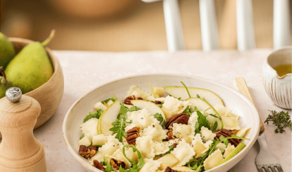 ravioles-chevre-salade-de-roquette-poire-et-pecan-1