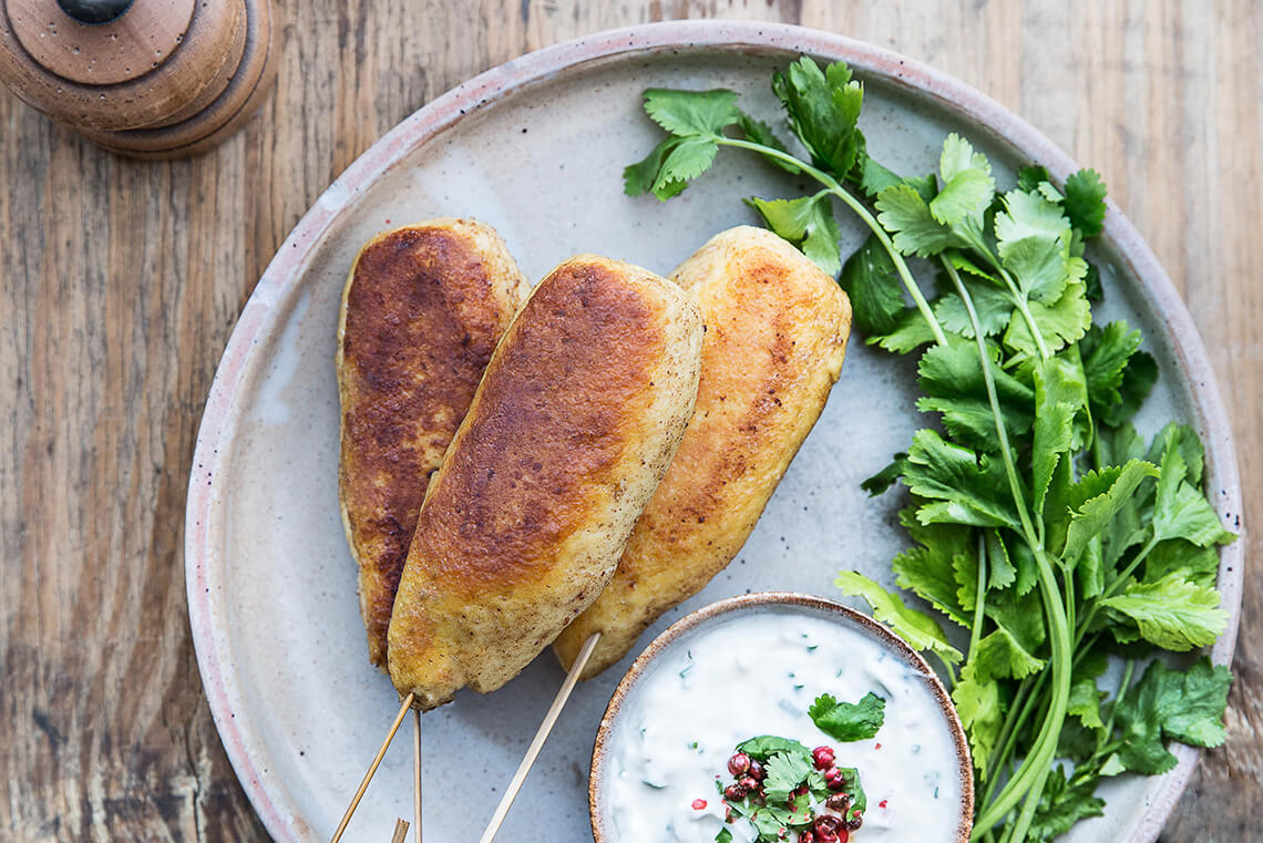 quenelles-en-brochette-sauce-fromage-blanc-menthe